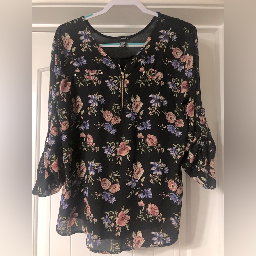Justify floral top size L